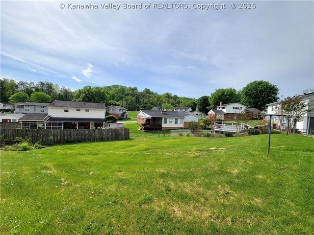 6907 Heritage Drive, Sissonville, WV 25312