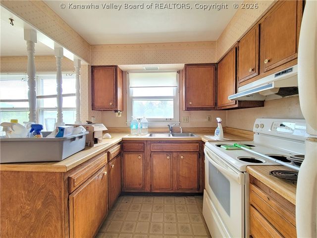 6907 Heritage Drive, Sissonville, WV 25312