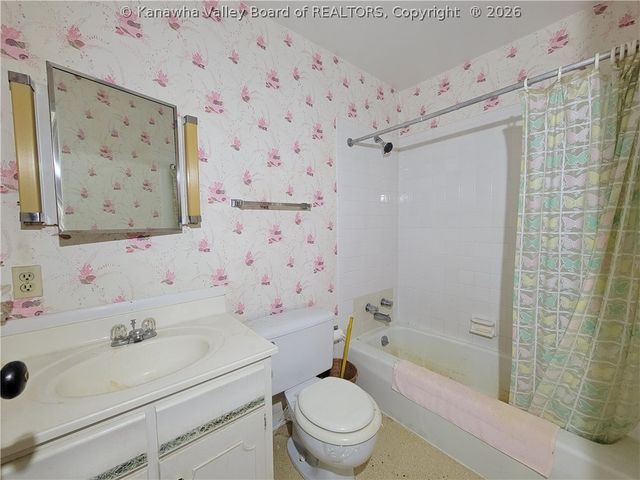 6907 Heritage Drive, Sissonville, WV 25312
