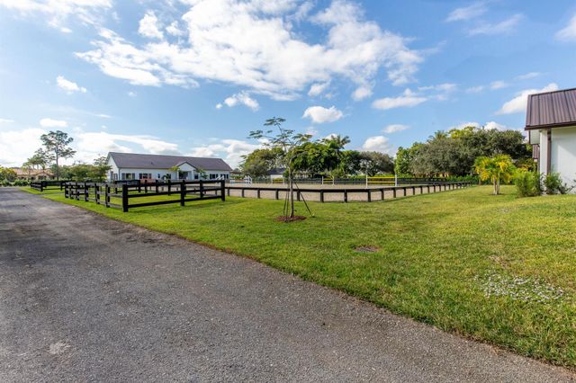 2889 Appaloosa Trail, Wellington, FL 33414