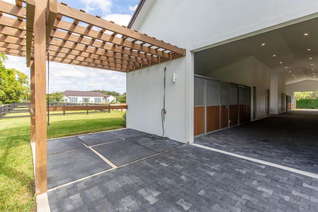 2889 Appaloosa Trail, Wellington, FL 33414