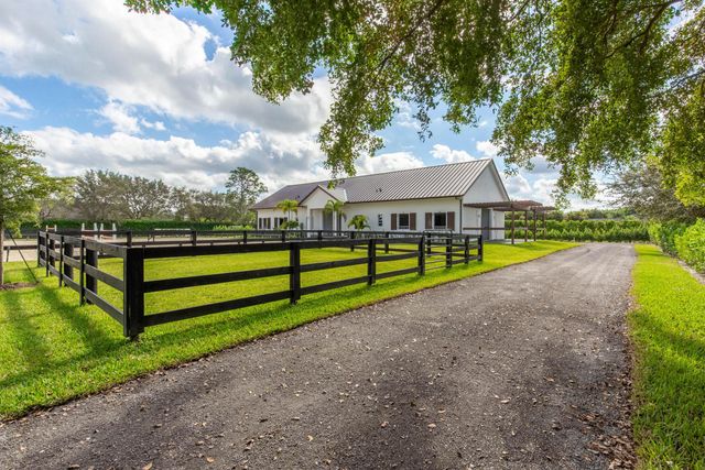 2889 Appaloosa Trail, Wellington, FL 33414