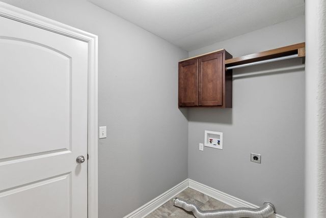 2426 E Quivira Ct, Kechi, KS 67067