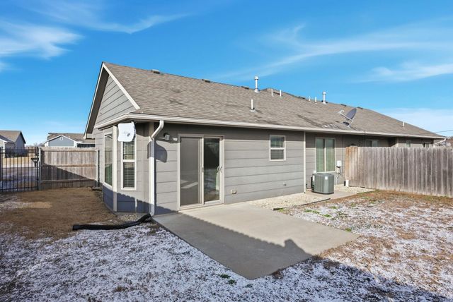 2426 E Quivira Ct, Kechi, KS 67067