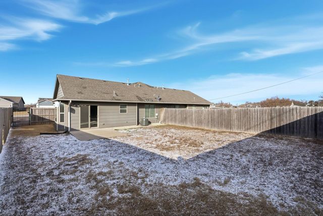 2426 E Quivira Ct, Kechi, KS 67067