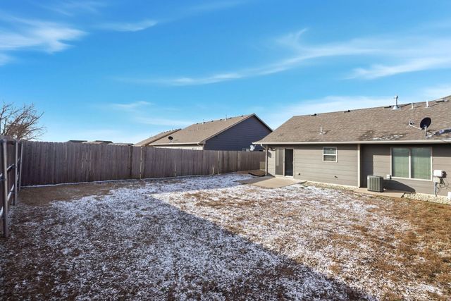 2426 E Quivira Ct, Kechi, KS 67067