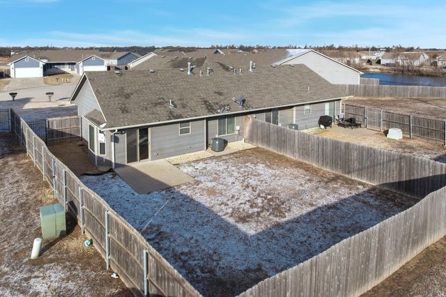 2426 E Quivira Ct, Kechi, KS 67067