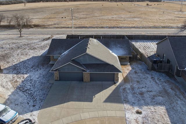 2426 E Quivira Ct, Kechi, KS 67067