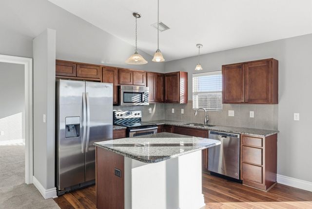 2426 E Quivira Ct, Kechi, KS 67067