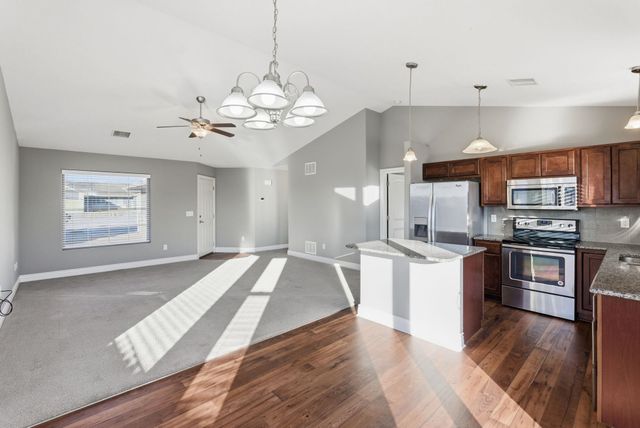 2426 E Quivira Ct, Kechi, KS 67067