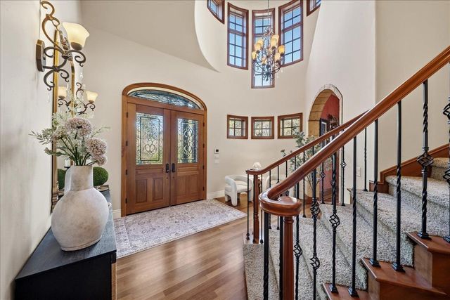 8749 Noland Ln, Fair Oaks, CA 95628