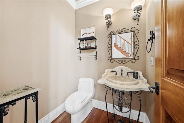 8749 Noland Ln, Fair Oaks, CA 95628