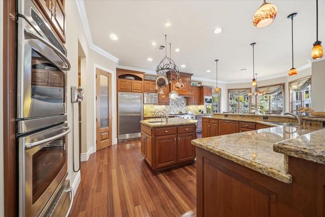 8749 Noland Ln, Fair Oaks, CA 95628