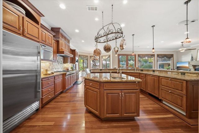 8749 Noland Ln, Fair Oaks, CA 95628