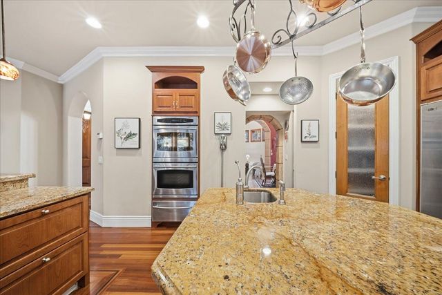 8749 Noland Ln, Fair Oaks, CA 95628