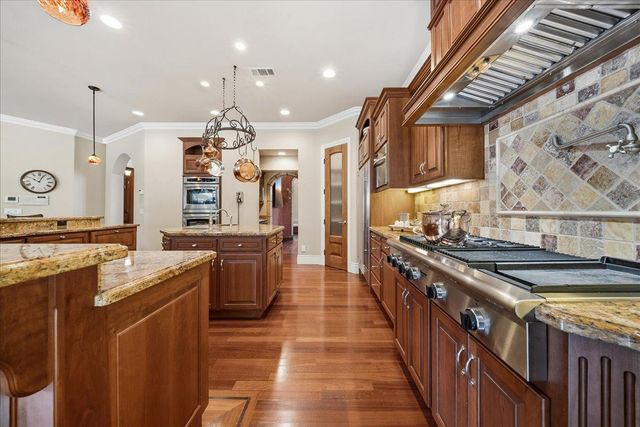 8749 Noland Ln, Fair Oaks, CA 95628