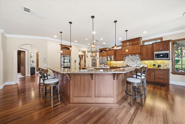 8749 Noland Ln, Fair Oaks, CA 95628