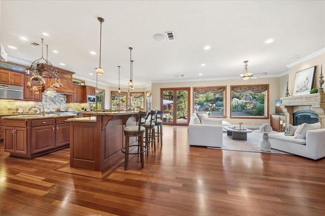 8749 Noland Ln, Fair Oaks, CA 95628