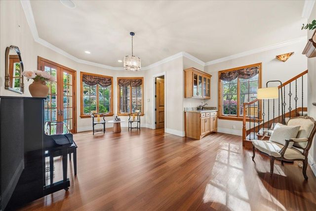 8749 Noland Ln, Fair Oaks, CA 95628