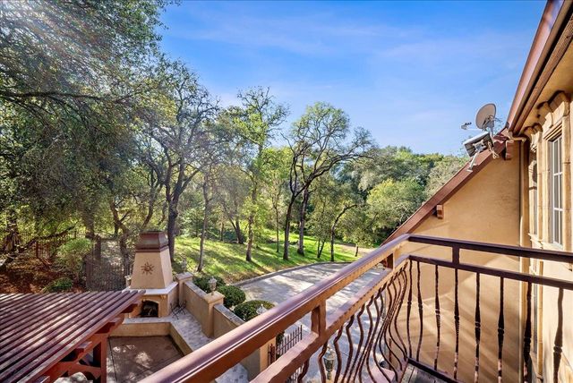 8749 Noland Ln, Fair Oaks, CA 95628