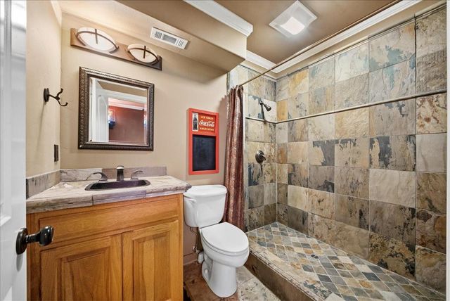 8749 Noland Ln, Fair Oaks, CA 95628