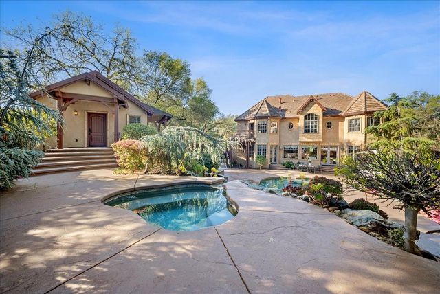 8749 Noland Ln, Fair Oaks, CA 95628