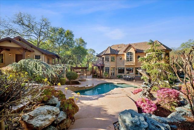 8749 Noland Ln, Fair Oaks, CA 95628