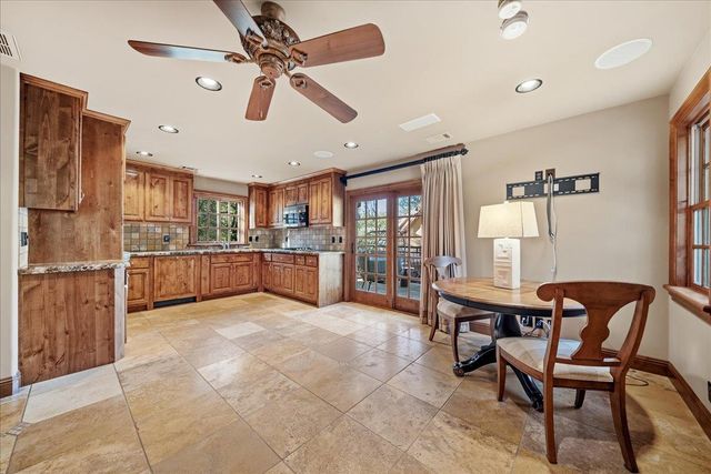 8749 Noland Ln, Fair Oaks, CA 95628