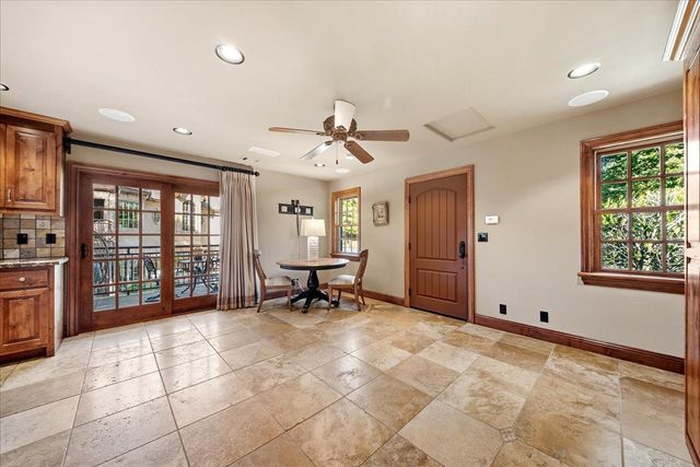 8749 Noland Ln, Fair Oaks, CA 95628