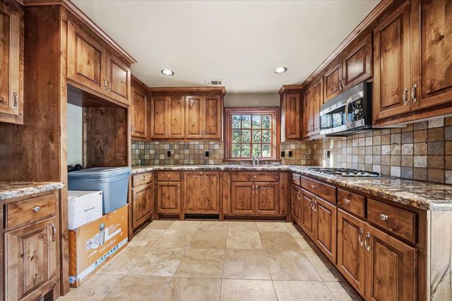 8749 Noland Ln, Fair Oaks, CA 95628