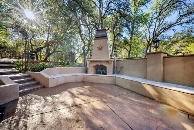 8749 Noland Ln, Fair Oaks, CA 95628