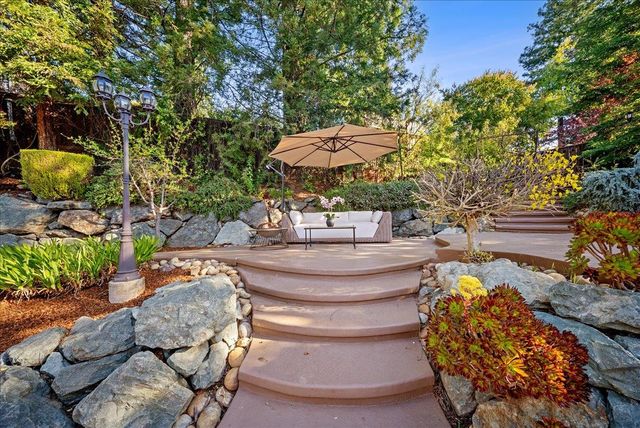 8749 Noland Ln, Fair Oaks, CA 95628