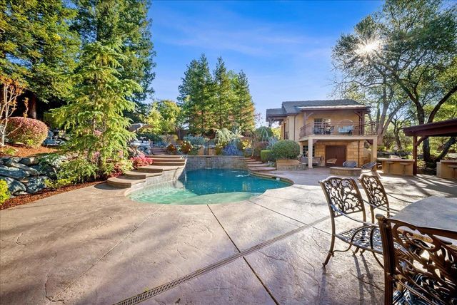 8749 Noland Ln, Fair Oaks, CA 95628