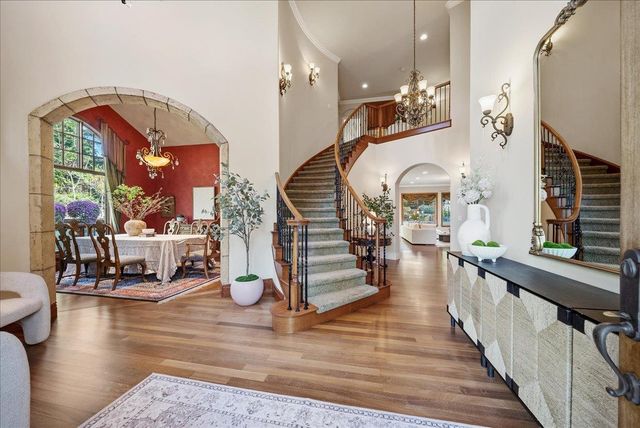 8749 Noland Ln, Fair Oaks, CA 95628