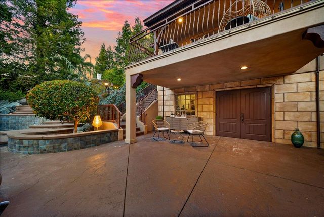 8749 Noland Ln, Fair Oaks, CA 95628