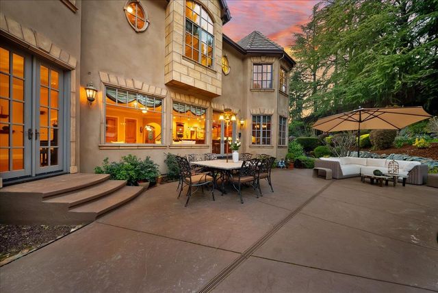 8749 Noland Ln, Fair Oaks, CA 95628