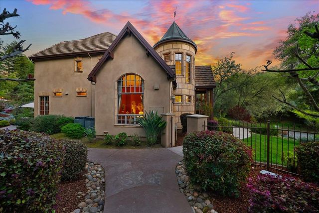 8749 Noland Ln, Fair Oaks, CA 95628