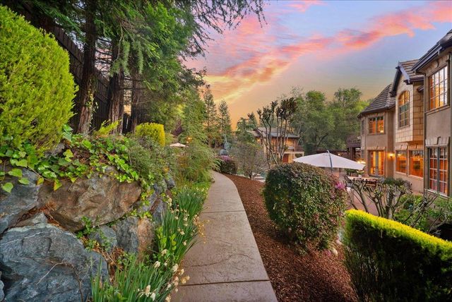 8749 Noland Ln, Fair Oaks, CA 95628