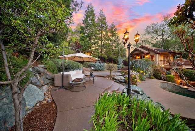 8749 Noland Ln, Fair Oaks, CA 95628