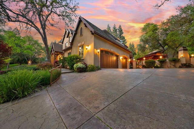 8749 Noland Ln, Fair Oaks, CA 95628