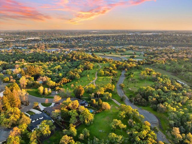 8749 Noland Ln, Fair Oaks, CA 95628