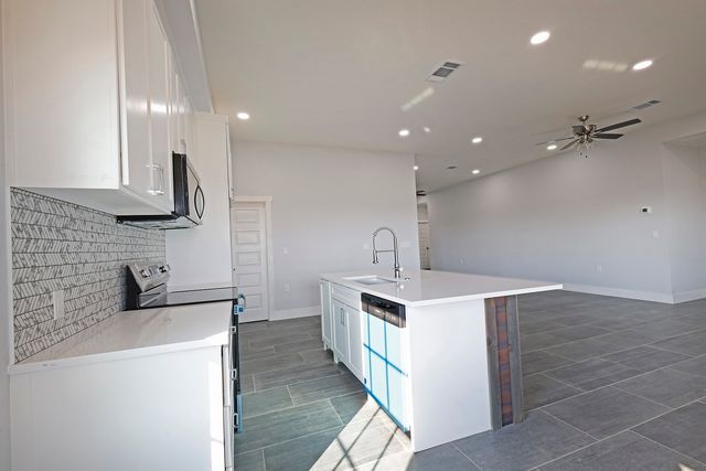 902 HCR 4358, Hillsboro, TX 76645