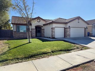 1453 Willmott Rd, Los Banos, CA 93635