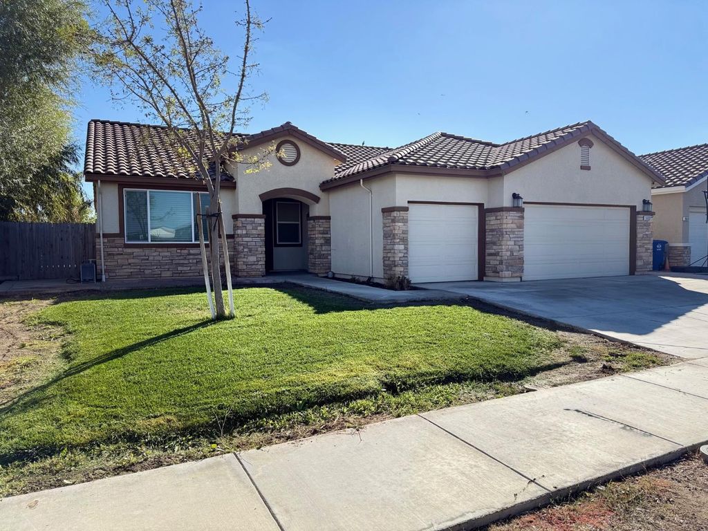 1453 Willmott Rd, Los Banos, CA 93635