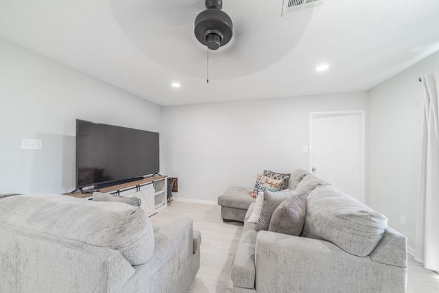 1413 Comal Avenue, Pasadena, TX 77506