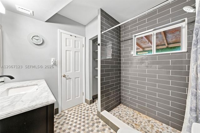 5525 SW 112th Ave, Miami, FL 33165
