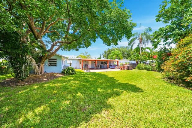 5525 SW 112th Ave, Miami, FL 33165