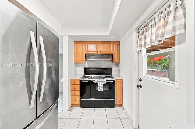5525 SW 112th Ave, Miami, FL 33165