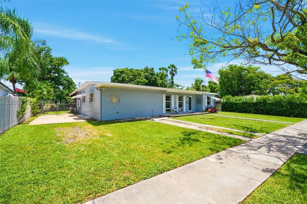 5525 SW 112th Ave, Miami, FL 33165