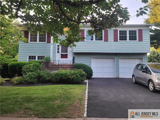 8 Windy Hill Road, Metuchen, NJ 08840